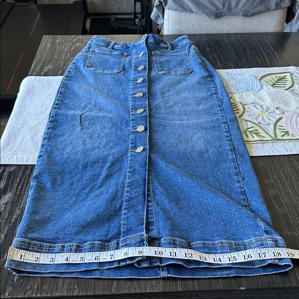 Bagatelle Collection Button Front A-Line Midi Length Denim Jean Skirt, Size 8 - Picture 6 of 13